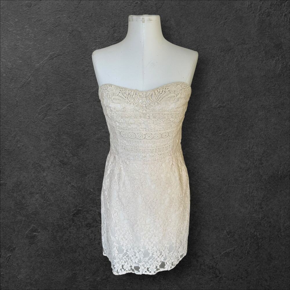 Free People Cream Strapless Lace Mini Dress size 12 Feminine Romantic Flirty